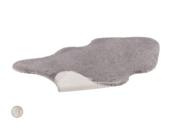 Tapis en fourrure synthétique
