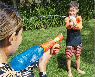 Water Gun 750ml or Water Balloon Pump with 300 Balloons