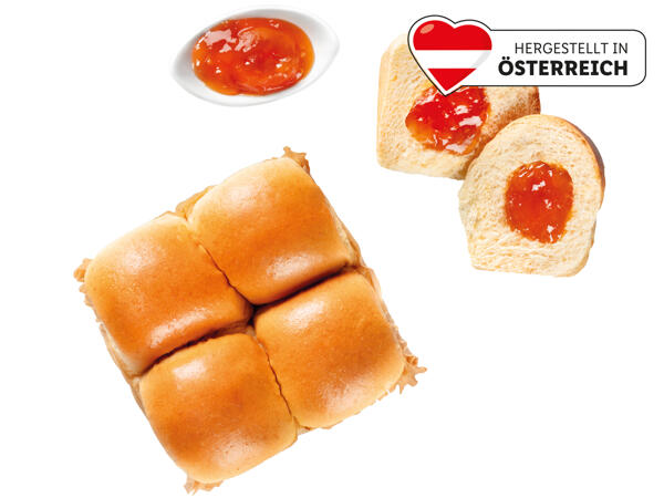 Buchteln mit Marillenmarmelade