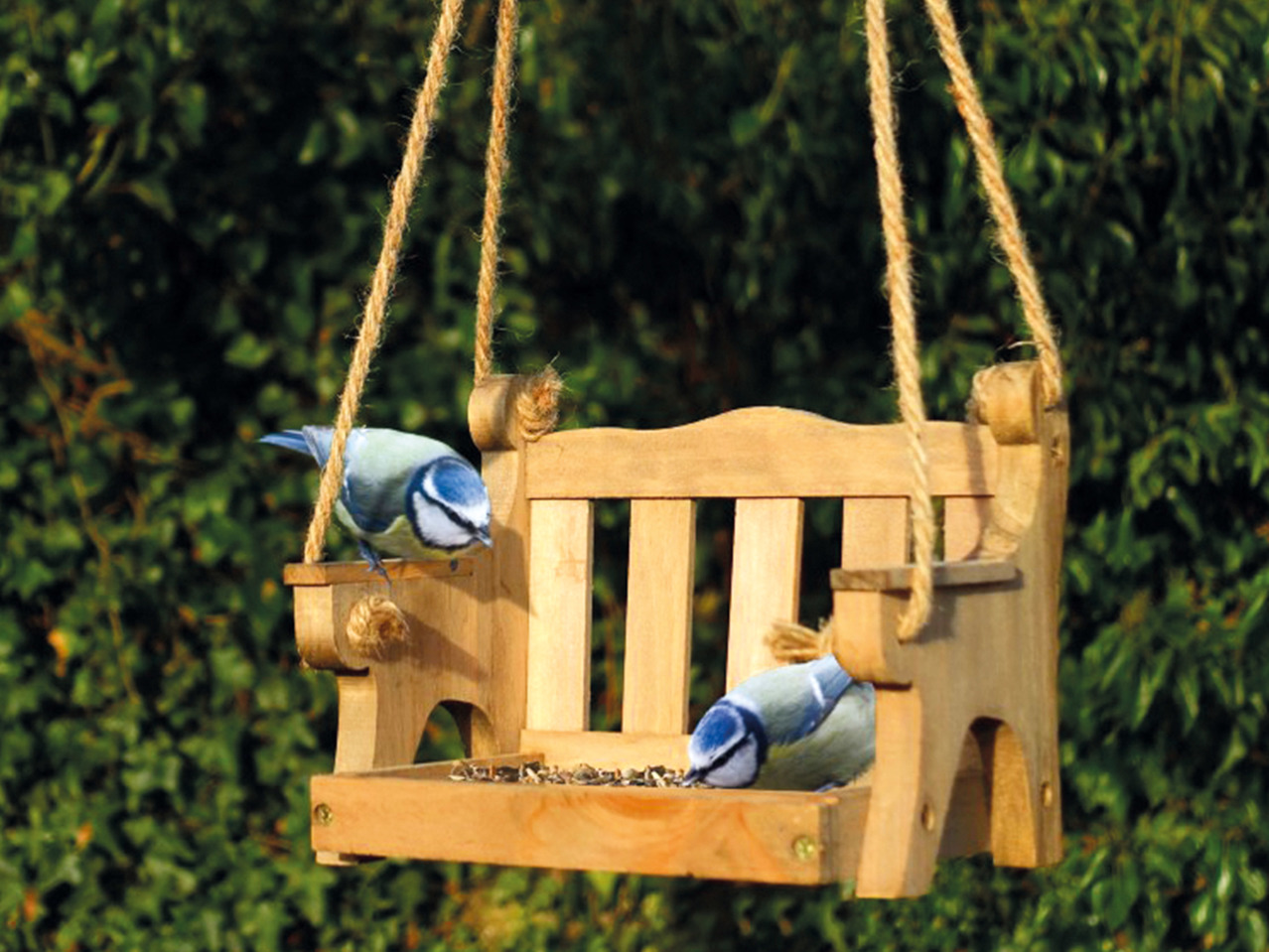 Everything Wildlife Swing Seat Bird Feeder1