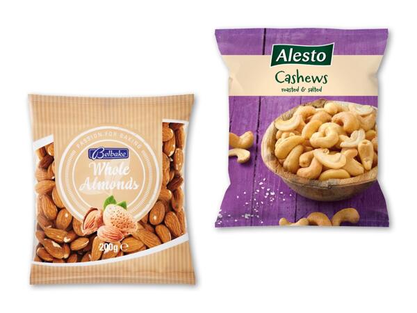 Hele californiske mandler eller cashewnødder