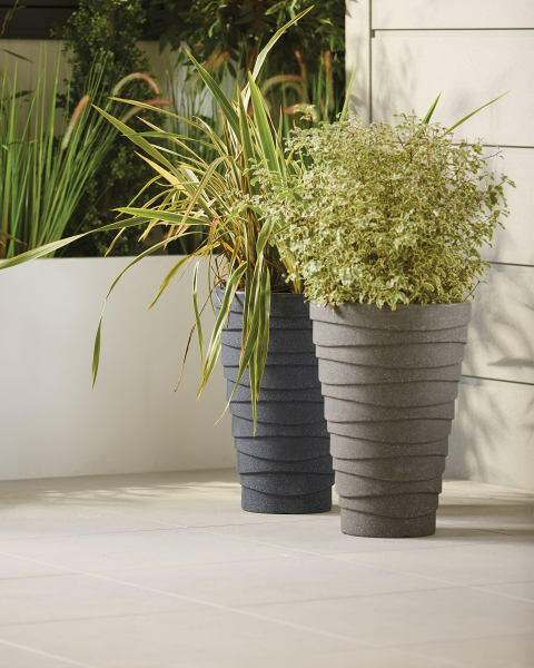 Gardenline Tall Round Planter