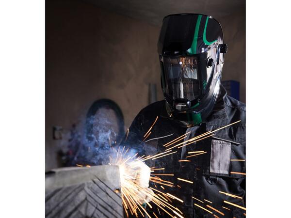 Automatic welding helmet