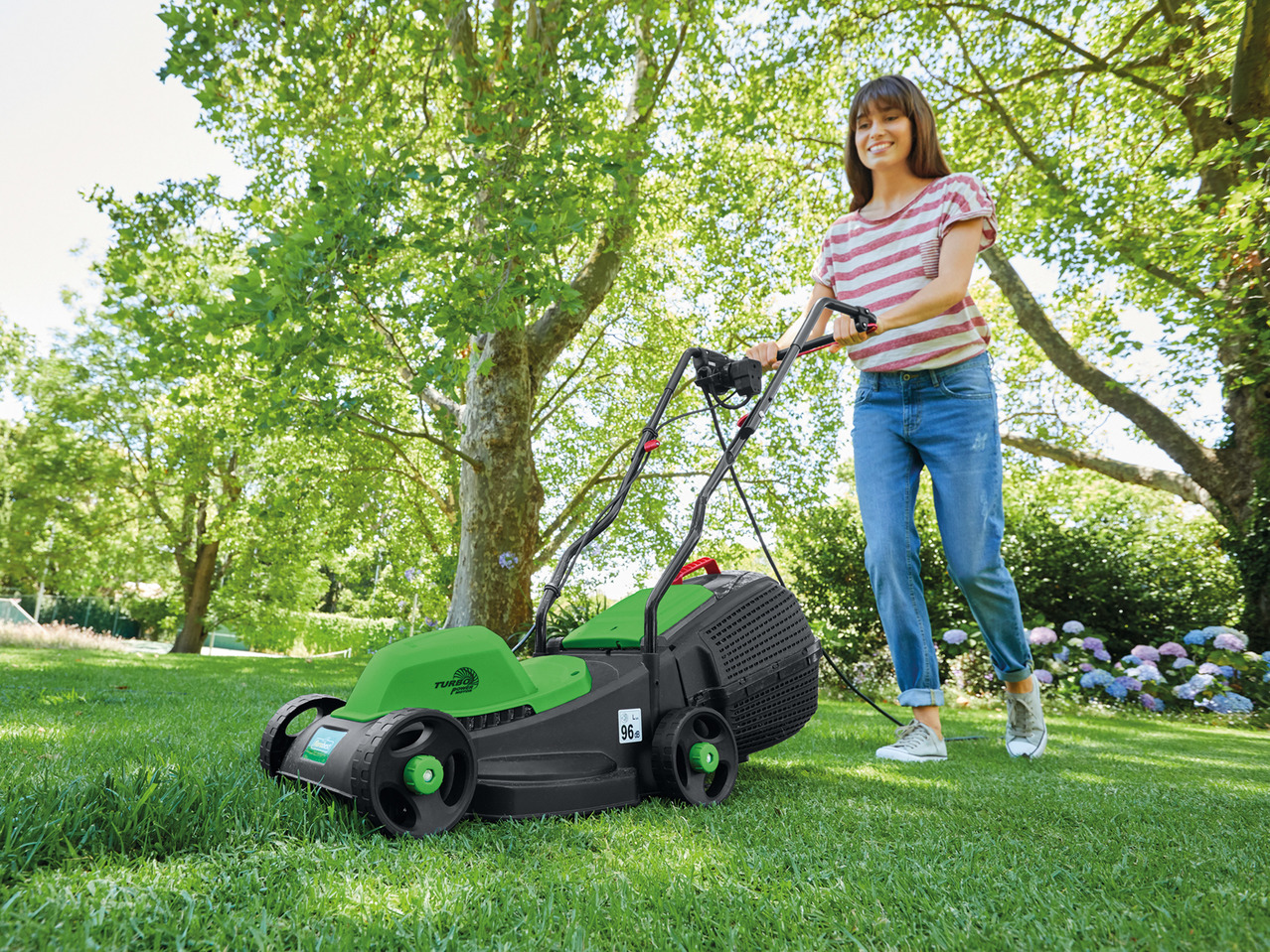 Florabest Electric Lawnmower1