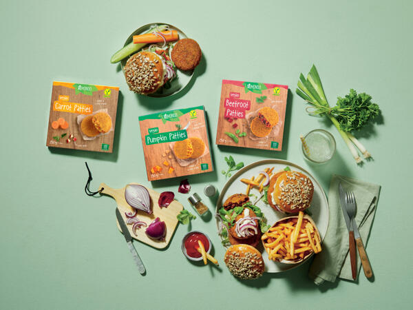 Burger with vegetables