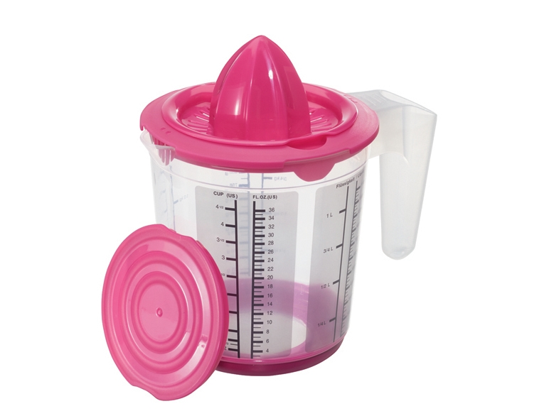 Measuring Jug With Juicer Insert