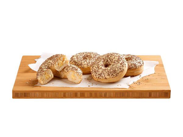 Donut fourré à la crème de vanille