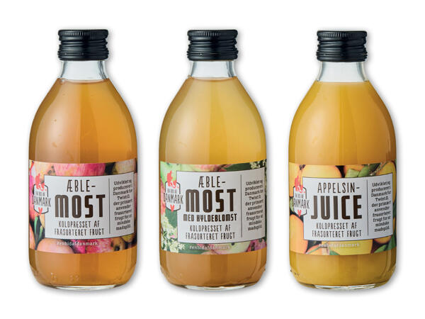 Æble-, appelsin- eller æble- og hyldeblomstjuice