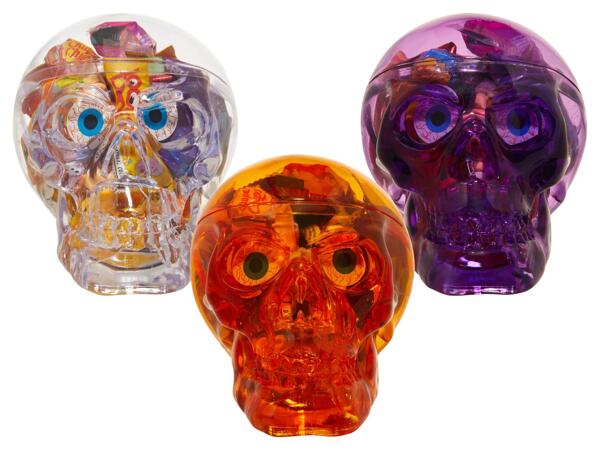 Totenkopf mit Süßigkeiten