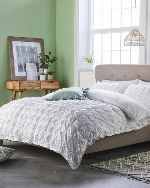 Double White Pleat Cotton  Duvet Set