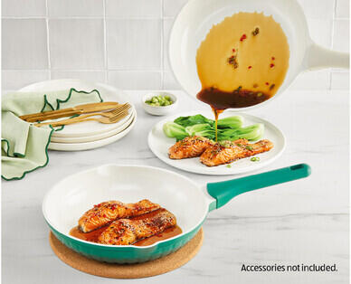 Frying Pan with Spouts 28cm
