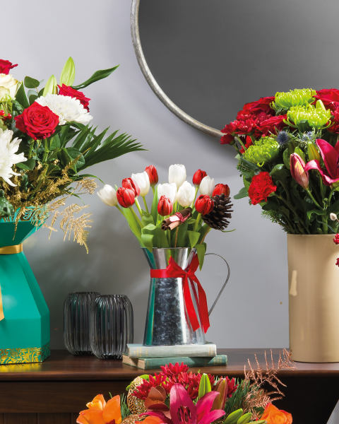 Blathanna Christmas Tulips in Jug