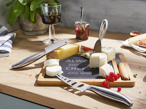 Planche à fromage avec couteau