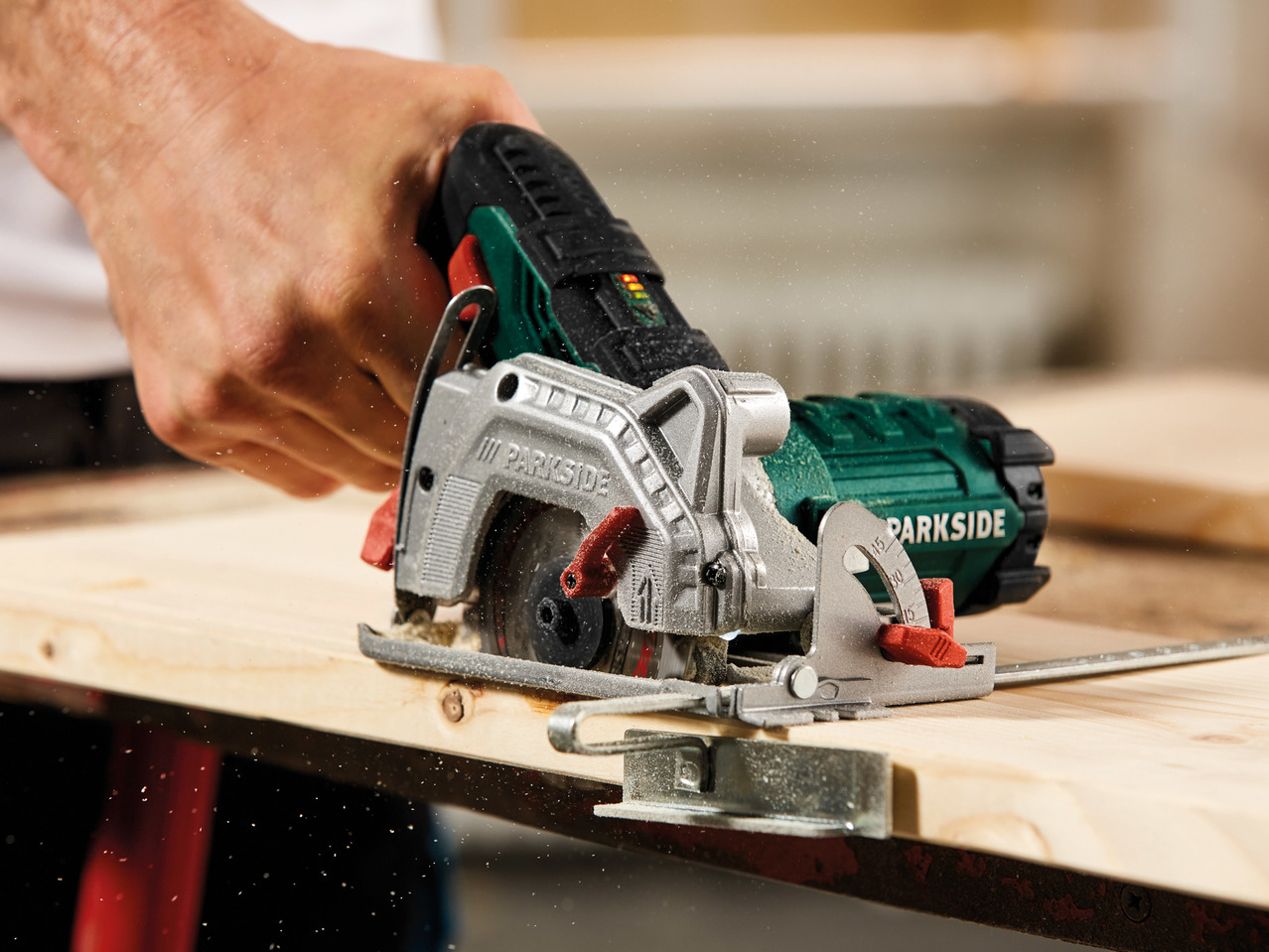 Parkside 12V Cordless Circular Saw1