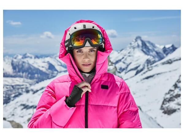Lyžařská a snowboardová helma