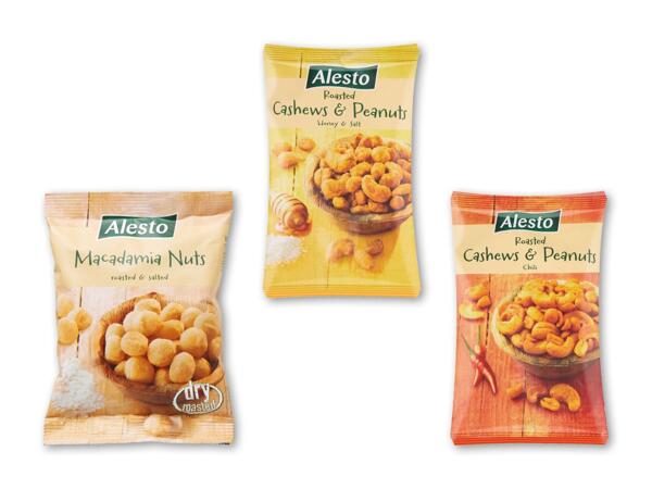Macadamianødder eller cashewnødder og peanuts