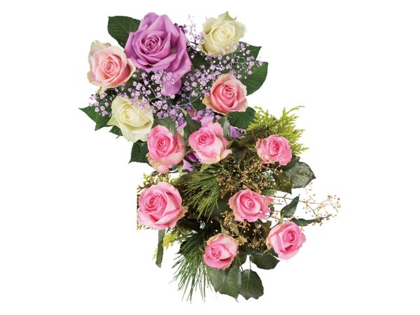 Rosor med Gypsophila