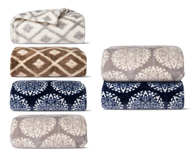 Huntington Home Oversized Plush Throw