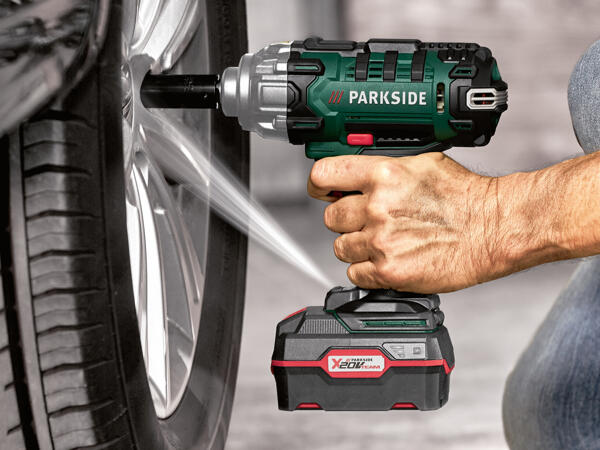 Avvitatore a percussione a batteria per auto e moto