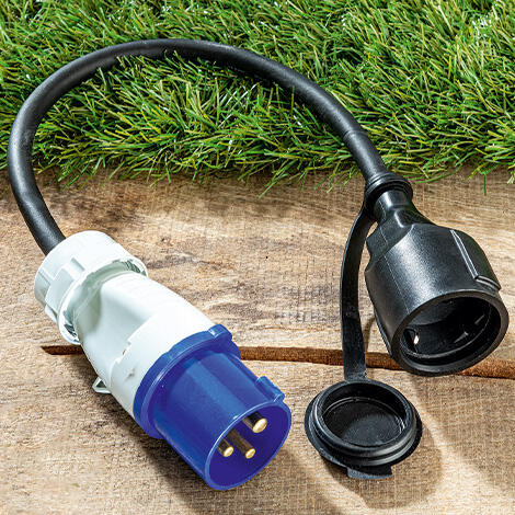 CEE-Stecker mit Schutzkontaktstecker