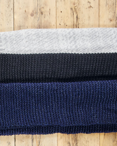 Avenue Navy Ladies Knitted Scarf