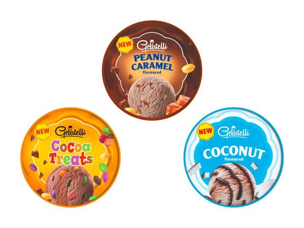 Gobelet de glace avec des morceaux