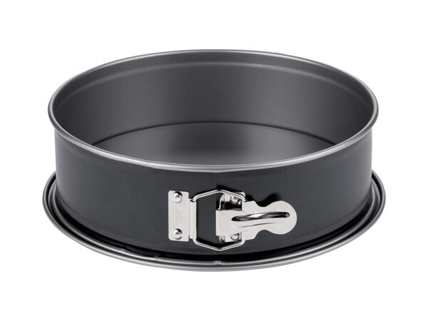 Springform or Round Fluted Cake Tin