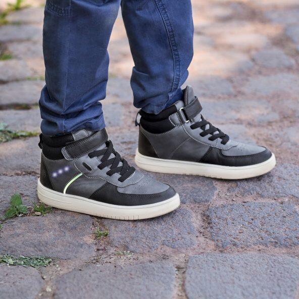 L&D(R) 				LED-Sneakers