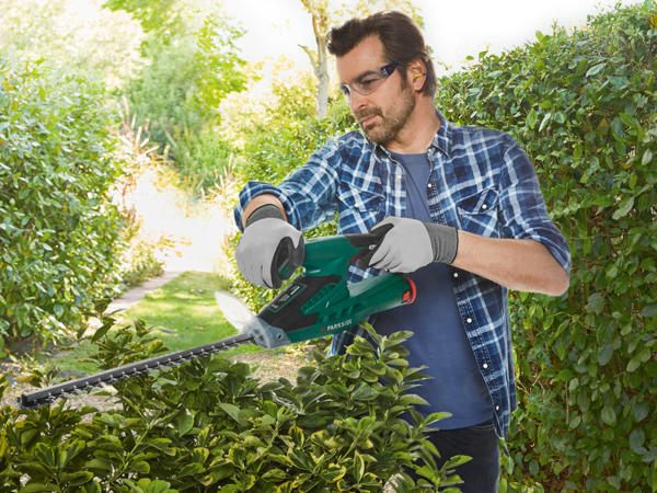 Cordless Hedge Trimmer