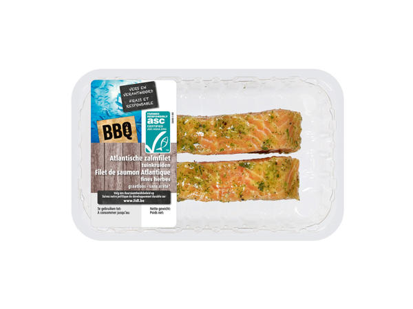 Lachsfilets mit Gartenkräutern