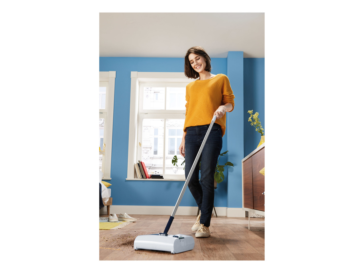 Silvercrest Rechargeable Floor Sweeper1
