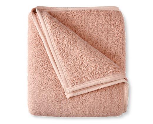 Huntington Home
60" x 70" Feathersoft Throw