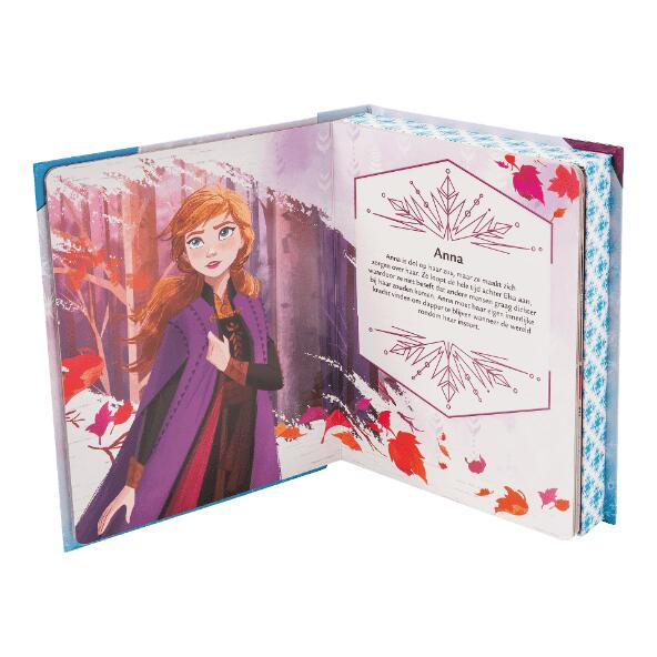 DISNEY(R) 				Boek met speelfiguren en speelmat