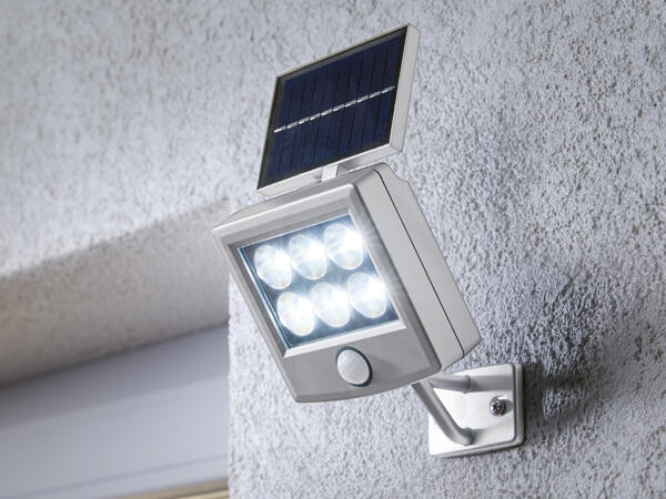 LIVARNO HOME(R) LED-projektør med solcellemodul