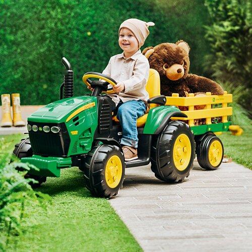 E-Traktor mit Anhänger