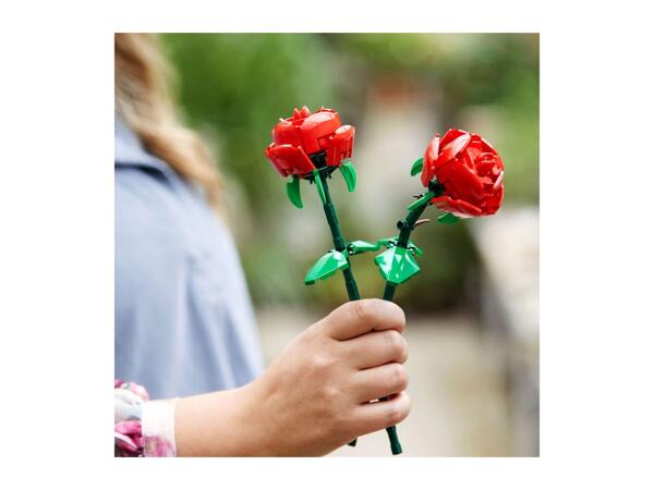 LEGO(R) Roses - 120 Pieces