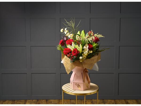Deluxe Christmas Spectacular Bouquet