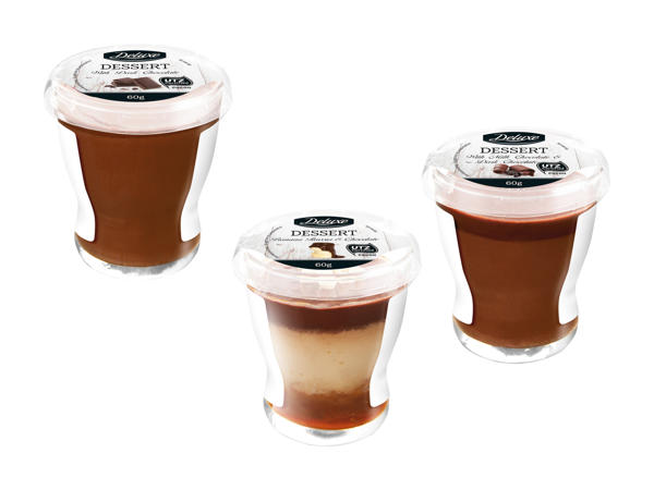Dessert al cioccolato in bicchiere
