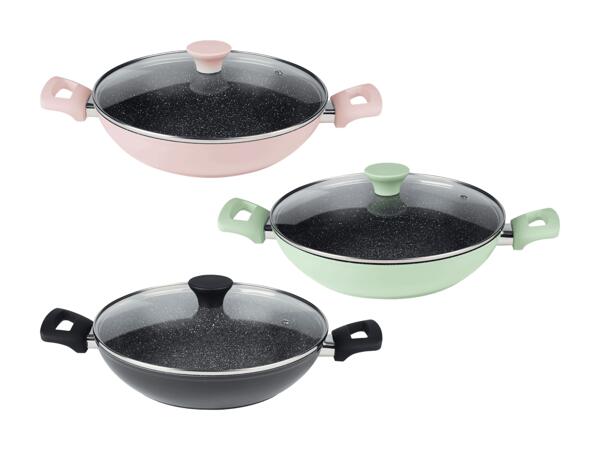 Sauteuse en fonte d'aluminium avec couvercle