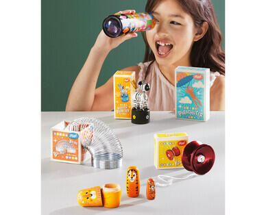 Assorted Retro Items