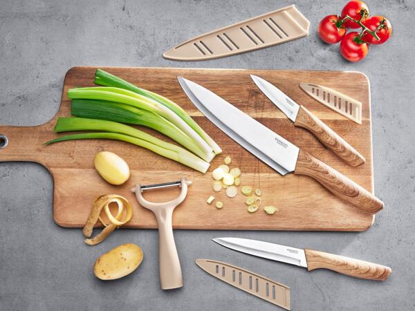 Knife Set With Peeler