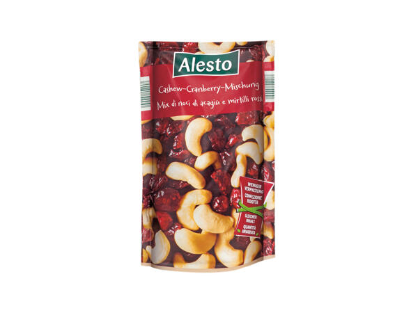 Cashew Nuts and Cranberries Mix