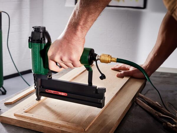 Air stapler & nailer