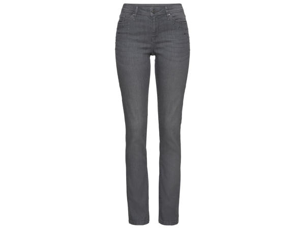 DŽÍNY „SLIM FIT"