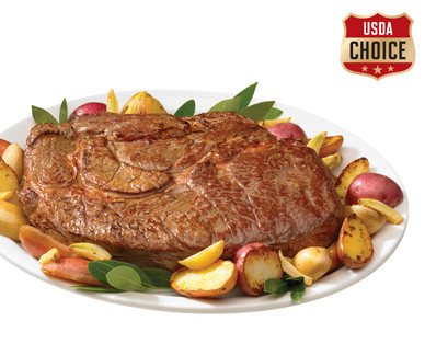 Fresh USDA Choice Seasoned Chuck Roast