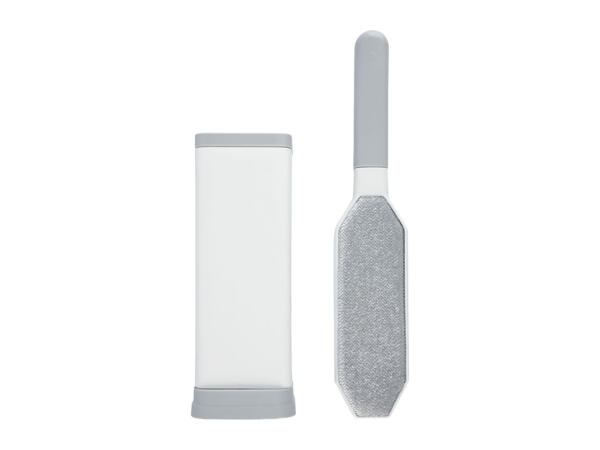 Aquapur Self Cleaning Garment Brush Set