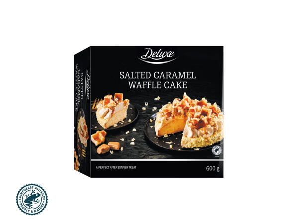 Våffelkaka toppad med salted caramel