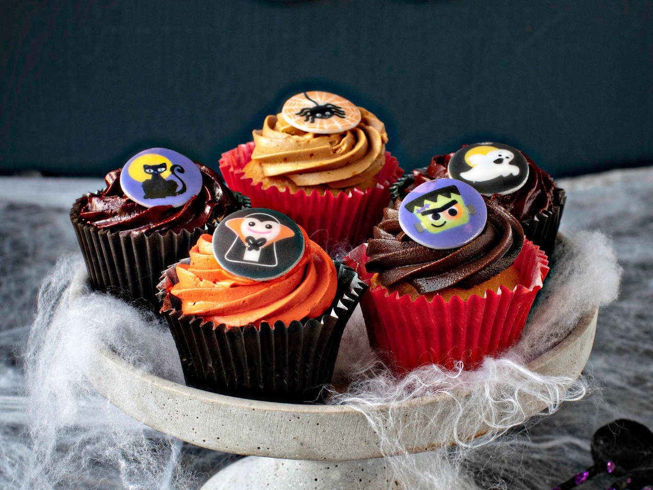 DELUXE Halloween Cupcakes