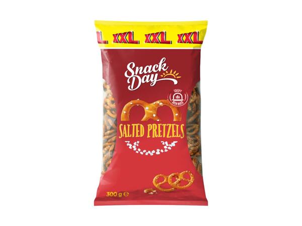 XXL Salted Pretzels