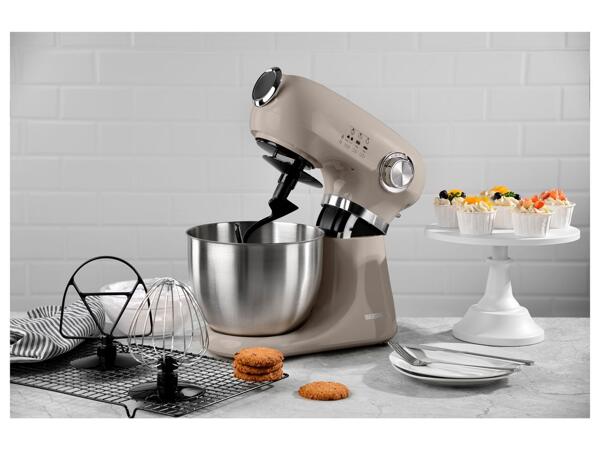 Stand mixer